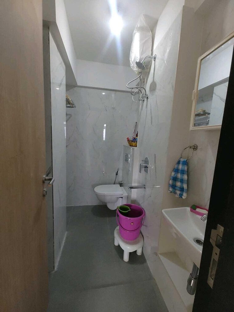 Bathroom, andheri-chs 2 Bedroom 600 Sq.Ft. Apartment In Andheri West Mumbai 9548932