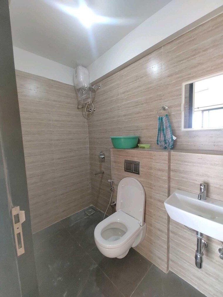 Bathroom, andheri-chs 2 Bedroom 600 Sq.Ft. Apartment In Andheri West Mumbai 9548932