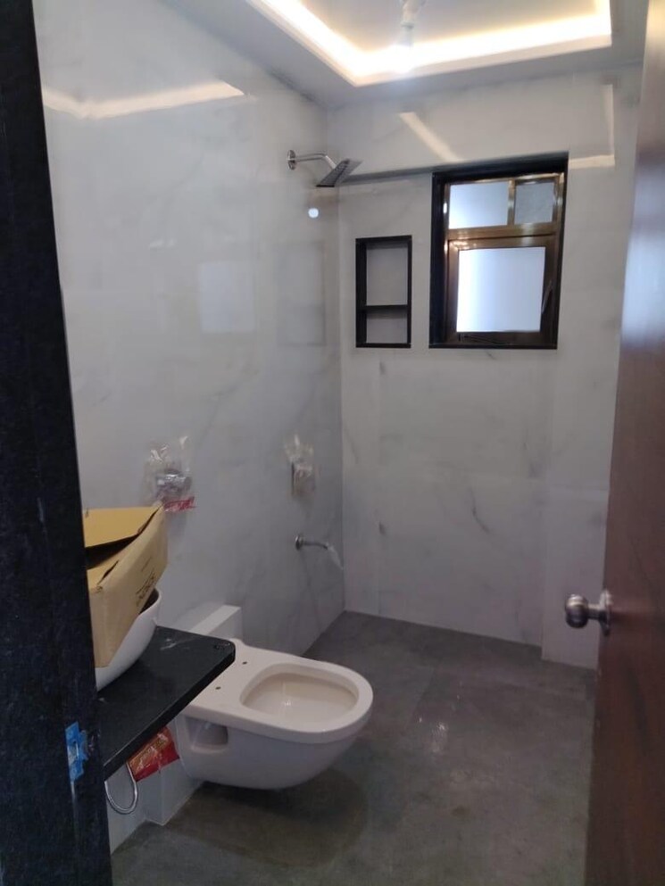 Bathroom, dn nagar 3 Bedroom 1670 Sq.Ft. Apartment In Dn Nagar Mumbai 9548934