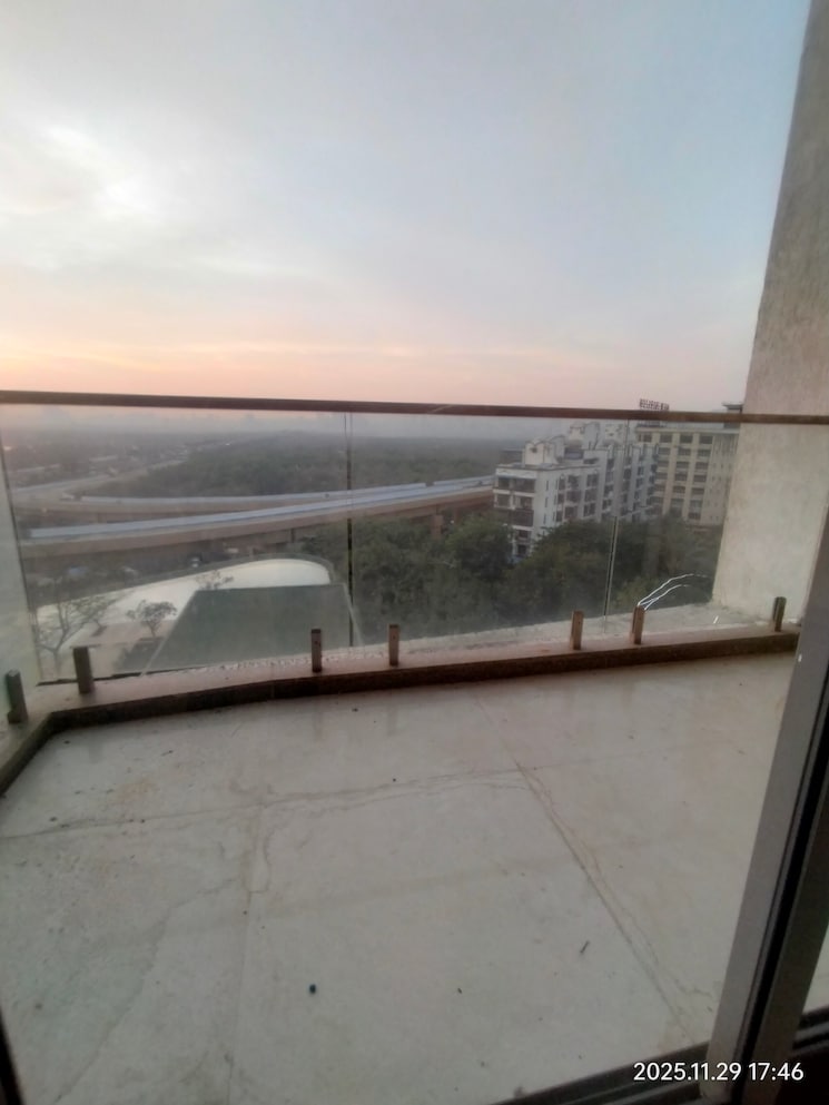 Balcony, piramal-sunteck-signia-waterfront 3 Bedroom 1934 Sq.Ft. Apartment In Airoli Sector 14 Navi Mumbai 9548936