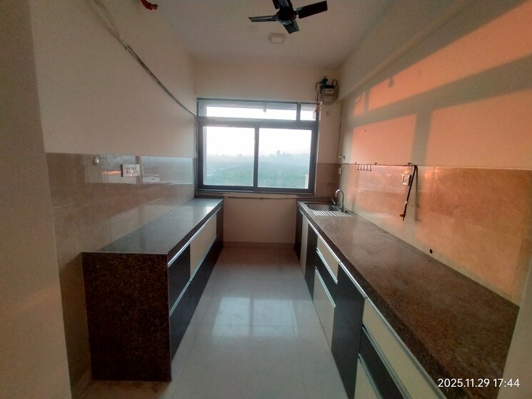 Kitchen, piramal-sunteck-signia-waterfront 3 Bedroom 1934 Sq.Ft. Apartment In Airoli Sector 14 Navi Mumbai 9548936