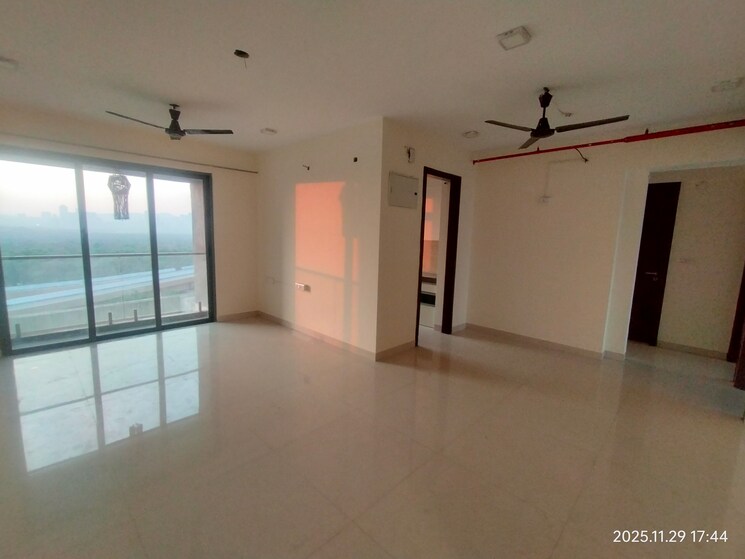 Living Room, piramal-sunteck-signia-waterfront 3 Bedroom 1934 Sq.Ft. Apartment In Airoli Sector 14 Navi Mumbai 9548936