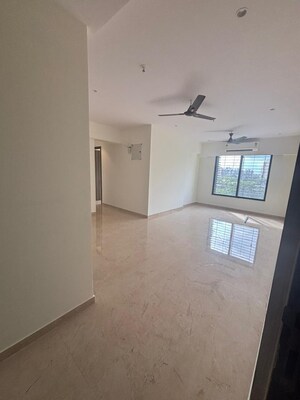 Room in 2 BHK Apartment at Dn Nagar – for Rent