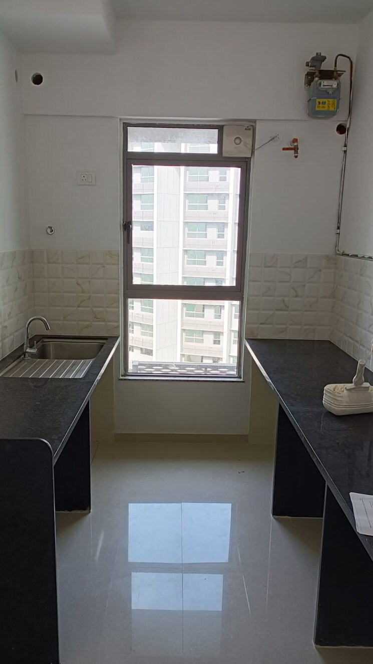 Bathroom, kalpataru-immensa 2 Bedroom 599 Sq.Ft. Apartment In Kolshet Road Thane 9548939