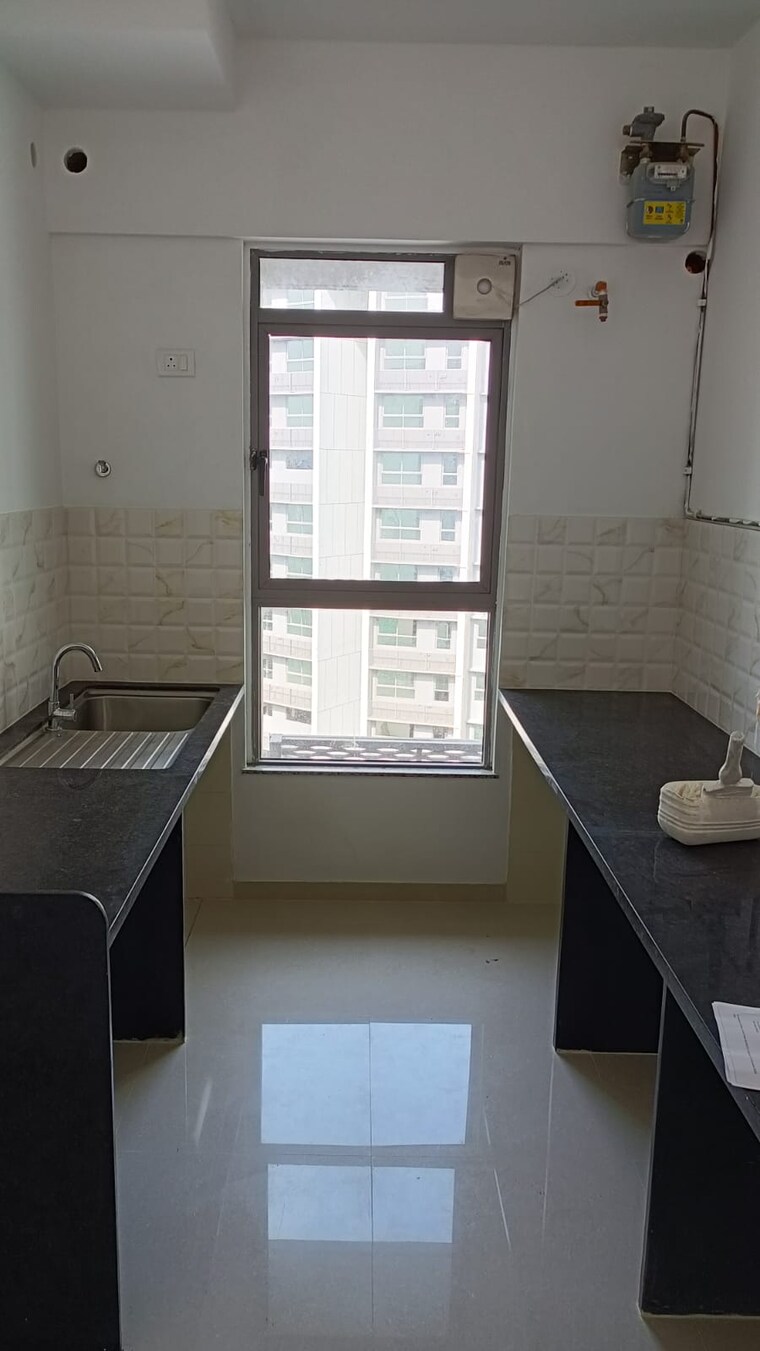 Bathroom, kalpataru-immensa 2 Bedroom 599 Sq.Ft. Apartment In Kolshet Road Thane 9548939