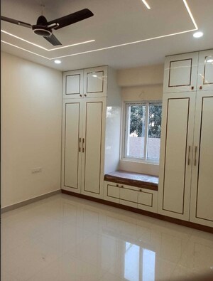 Room in 3 BHK Apartment at Mayfair Apartment, Begumpet – for Rent