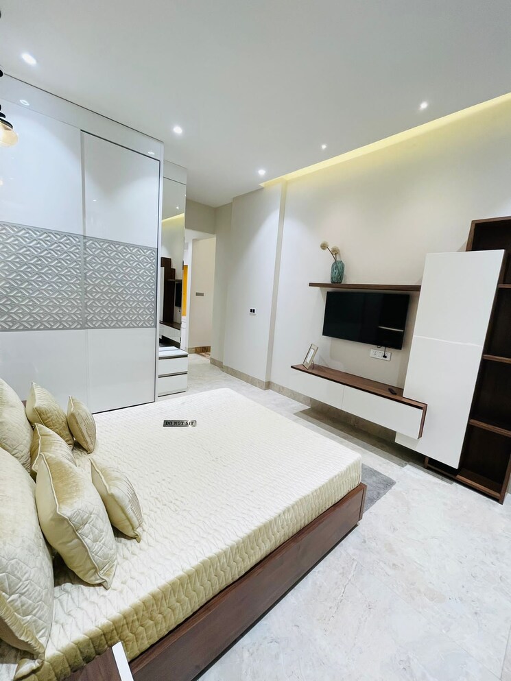 Bedroom, trishla-city 3 Bedroom 1800 Sq.Ft. Apartment In Patiala Road Zirakpur 9548957