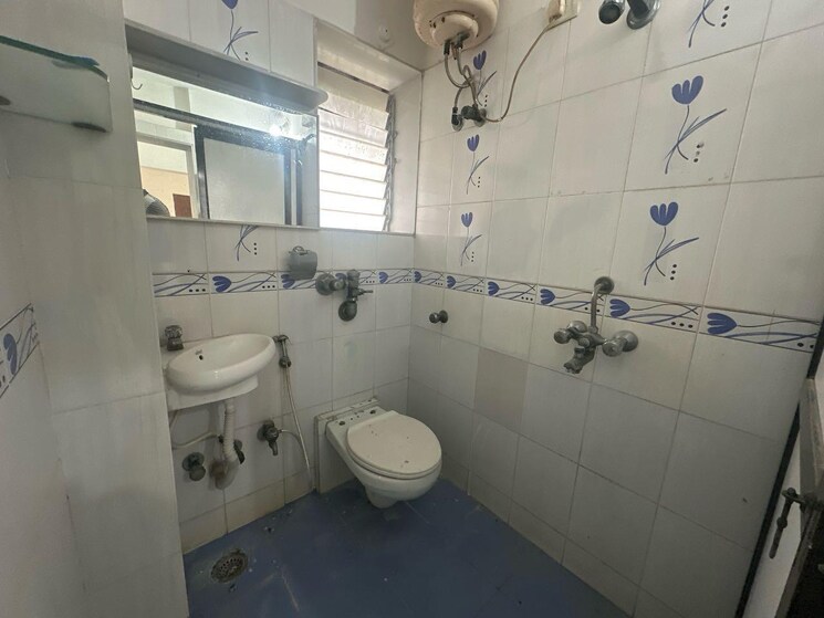 Bathroom, lak-sheil-tower 3 Bedroom 939 Sq.Ft. Apartment In Andheri West Mumbai 9548956