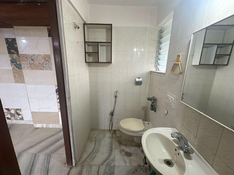 Bathroom, lak-sheil-tower 3 Bedroom 939 Sq.Ft. Apartment In Andheri West Mumbai 9548956