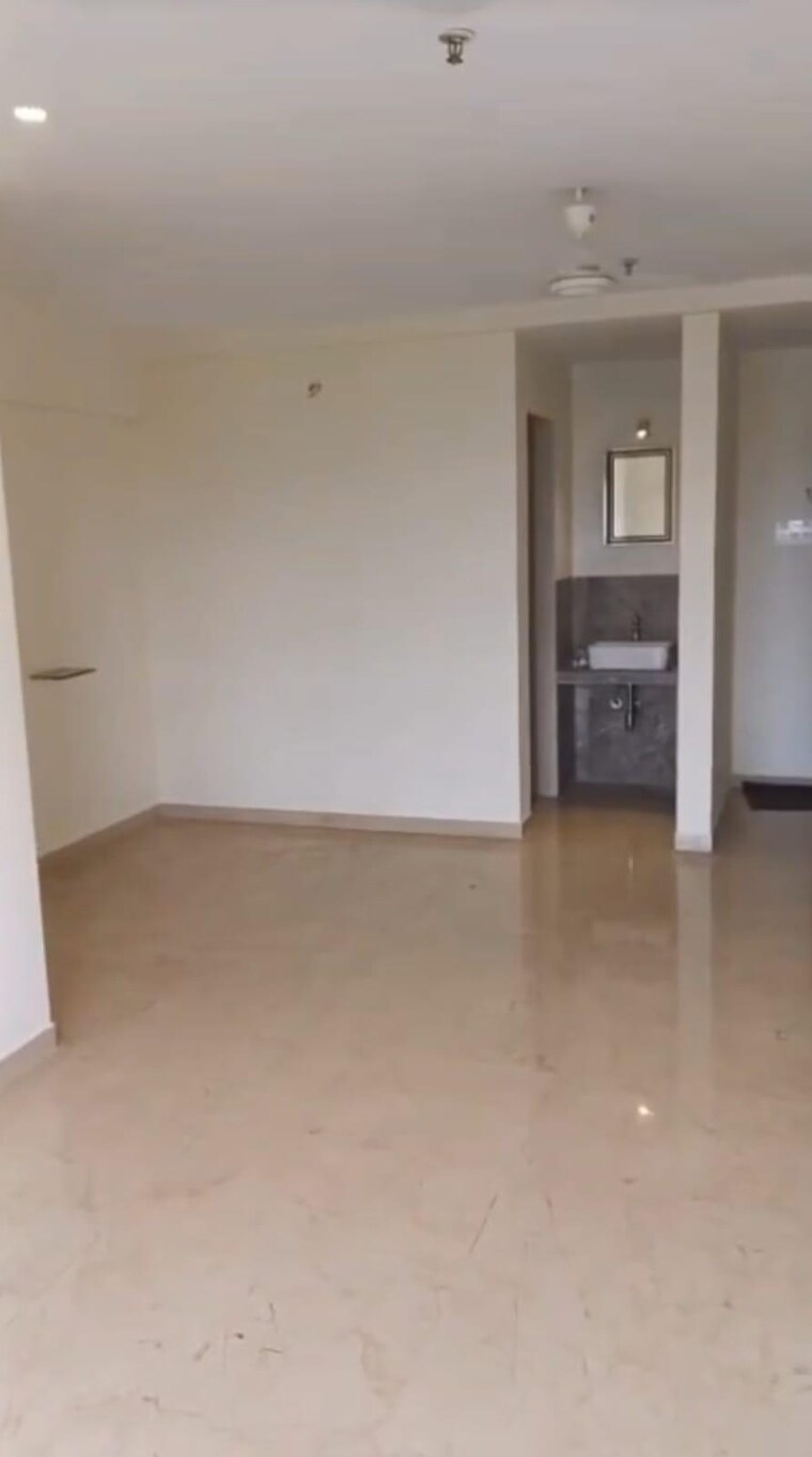 Room, dn nagar 2 Bedroom 700 Sq.Ft. Apartment In Dn Nagar Mumbai 9548960