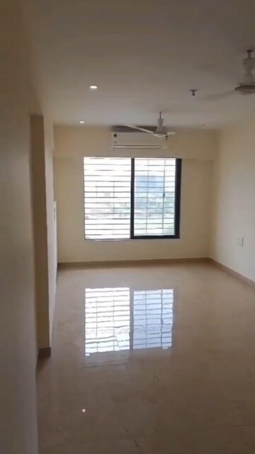 Room in 2 BHK Apartment at Dn Nagar – for Rent