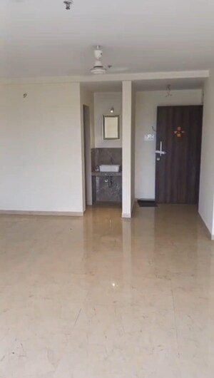 Room in 2 BHK Apartment at Dn Nagar – for Rent