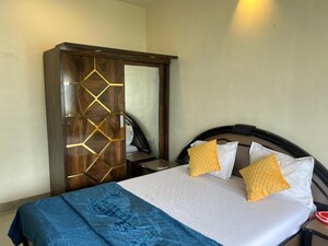 Bedroom in 2 BHK Apartment at Dn Nagar – for Rent