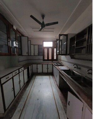 4 BHK Builder Floor For Rent in South Extension ii