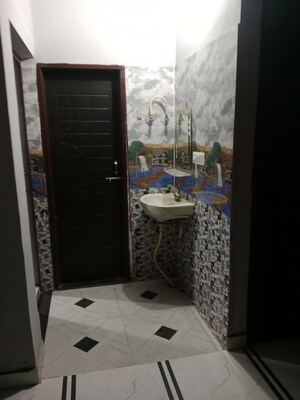 Bathroom in 1.5 BHK Builder Floor at Sector 18 – for Rent