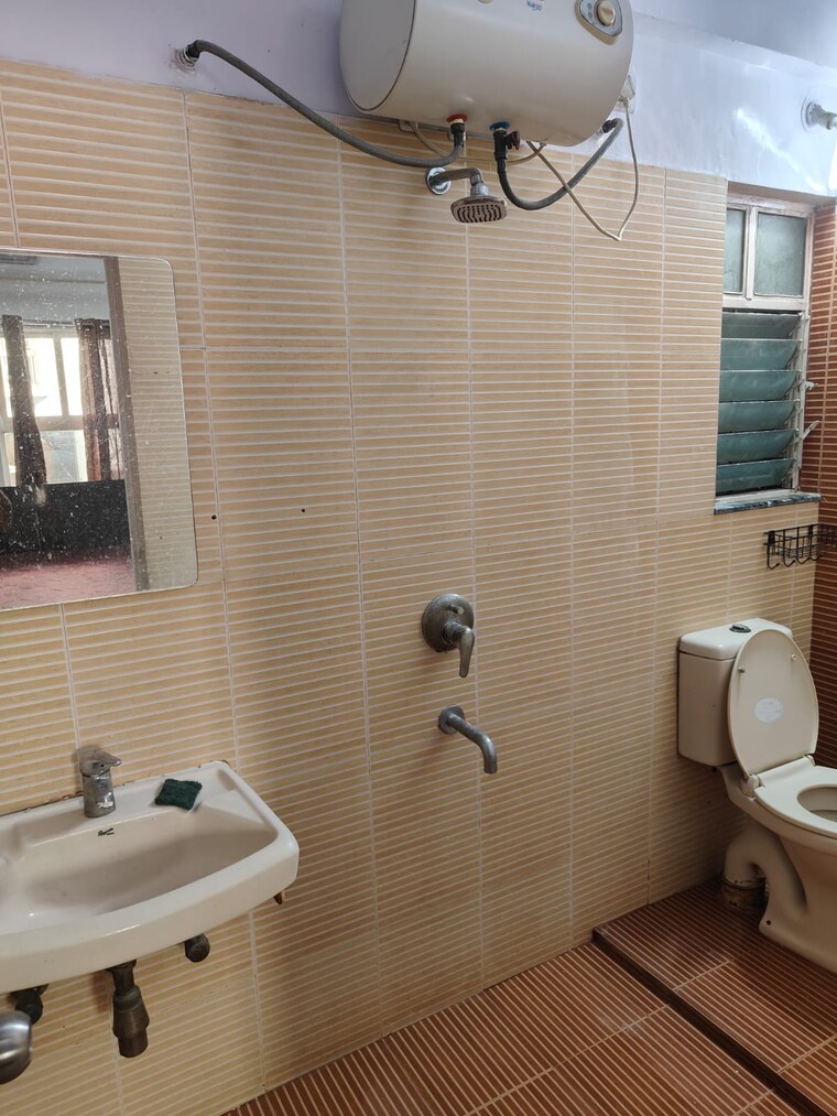Bathroom, kumar-primavera 2 Bedroom 823 Sq.Ft. Apartment In Wadgaon Sheri Pune 9549021