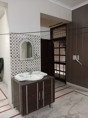  3 BHK Builder Floor at Sector 13 – for Rent