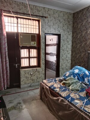 Room in 3 BHK Builder Floor at Sector 13 – for Rent