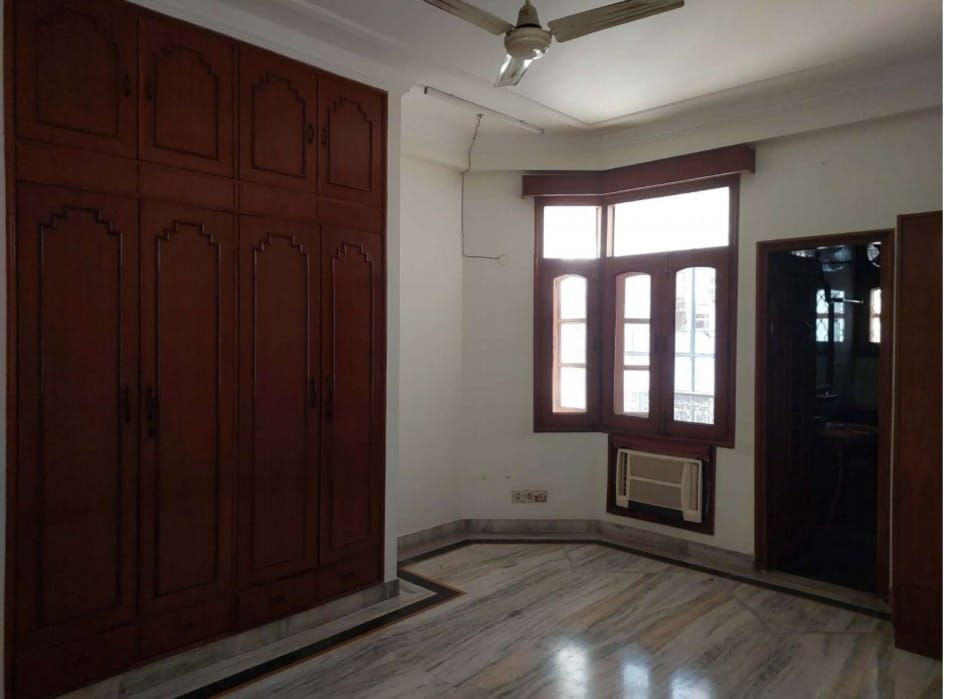 4 BHK Builder Floor For Rent in South Extension II