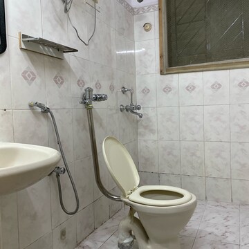 Bathroom in 2 BHK Apartment at Wilson Garden – for Rent