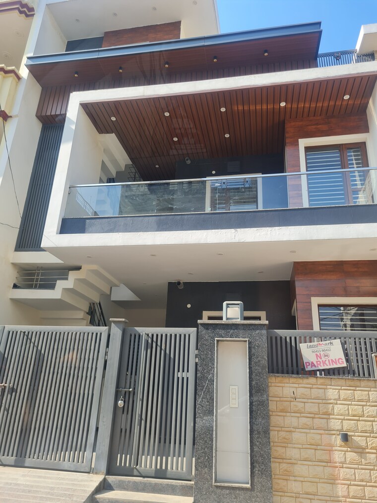 Exterior View, patiala road 6 Bedroom 200 Sq.Yd. Independent House In Patiala Road Zirakpur 9547047