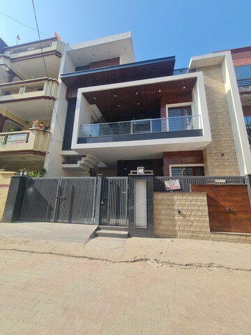 6 BHK Independent House – Exterior View View at Patiala Road - for Sale