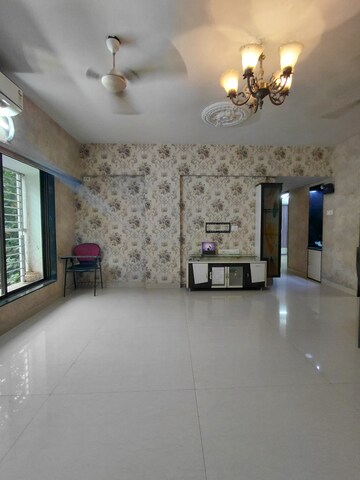 Furnished Amenities in 2 BHK Apartment at La Classic, Malad West – for Rent