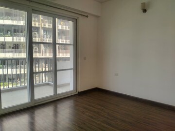 Room in 3 BHK Apartment at Emaar The Palm Drive-The Premier Terraces, Sector 66 – for Sale