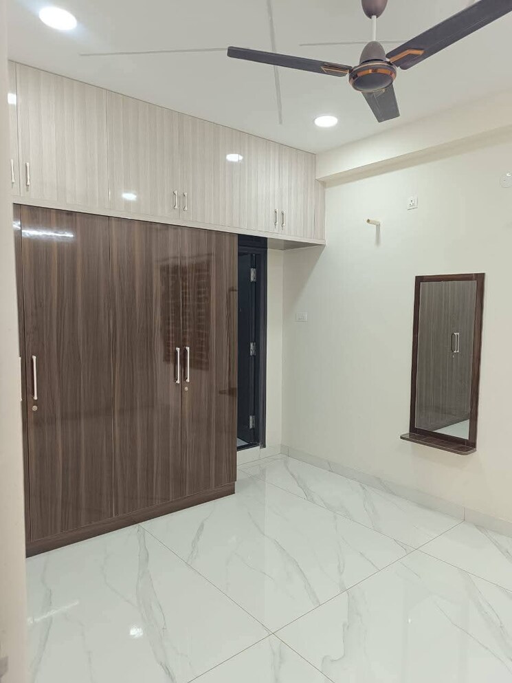 Room, kondapur 3 Bedroom 1650 Sq.Ft. Apartment In Kondapur Hyderabad 9549070