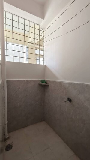 Master Bedroom in 2 BHK Apartment at Kondapur – for Rent