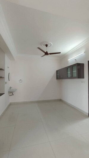 Room in 2 BHK Apartment at Kondapur – for Rent