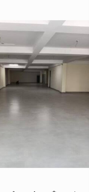  Showroom For Rent in Khar West