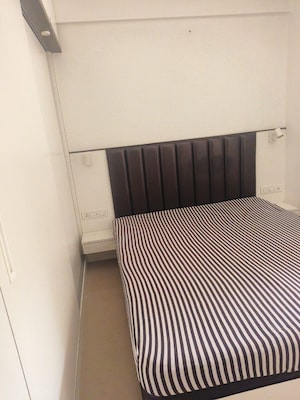 Master Bedroom in 6+ BHK Villa at Nerul Sector 17 – for Sale