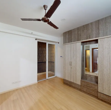 Room in 3 BHK Apartment at DLF Westend Heights New Town, Dlf Township – for Sale