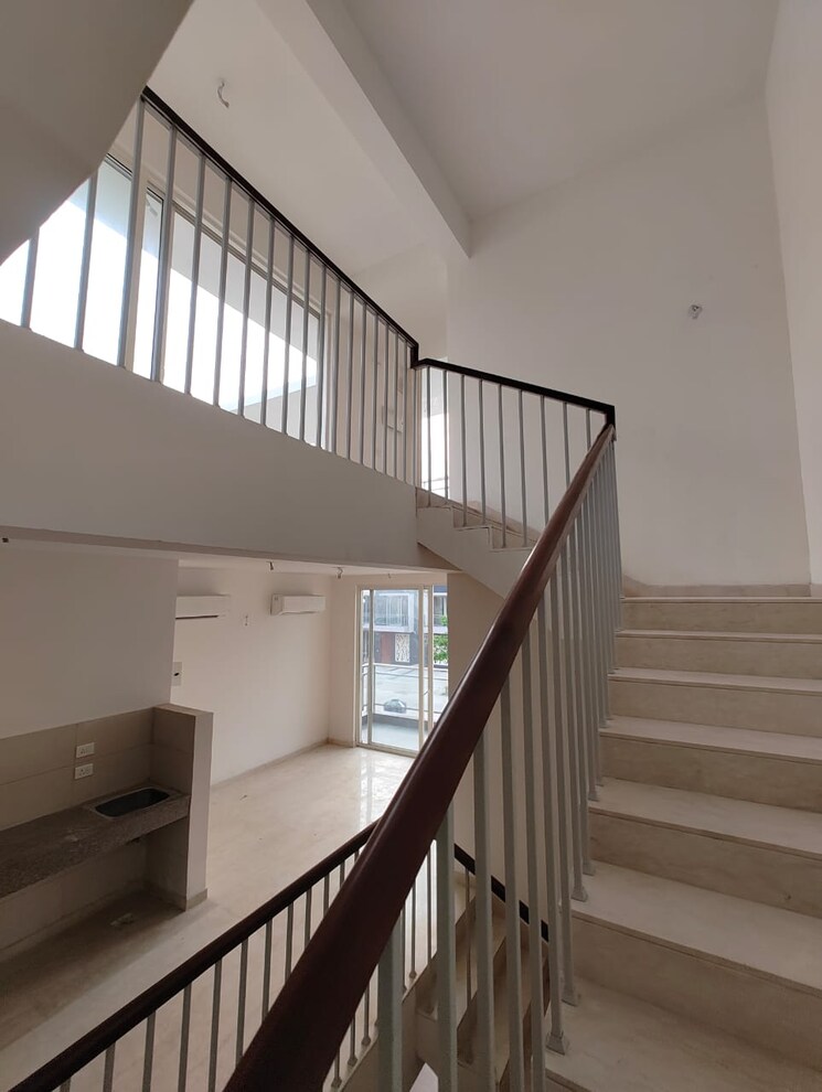 Kitchen, godrej-golf-link-villas 4 Bedroom 4000 Sq.Ft. Villa In Sector 27 Yamuna Expressway Greater Noida 9549134