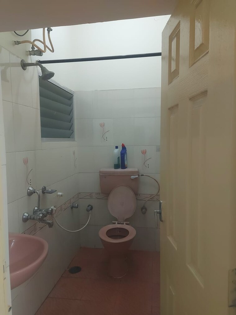 Bathroom, basavanagudi 1 Bedroom 500 Sq.Ft. Independent House In Basavanagudi Bangalore 9549242