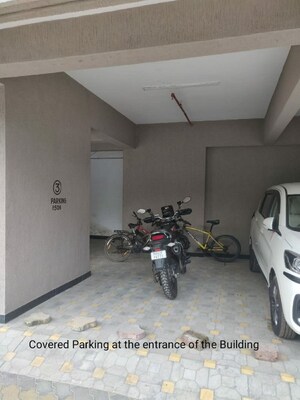 Parking in 2 BHK Apartment at Siddharth Enclave Mumbai, Lower Parel – for Sale