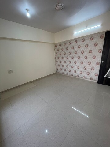 Room in 3 BHK Apartment at Cosmos Jewels, Ghodbunder Road – for Rent