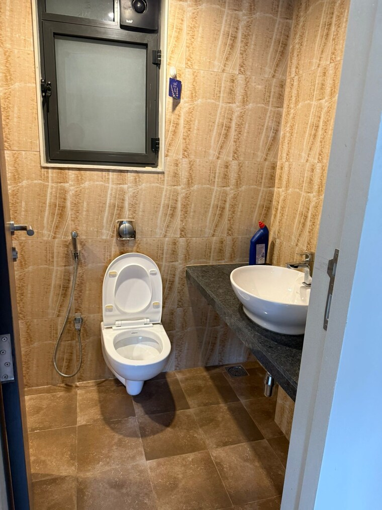 Bathroom, lodha-quality-home-tower-5 2 Bedroom 554 Sq.Ft. Apartment In Majiwada Thane 9549190