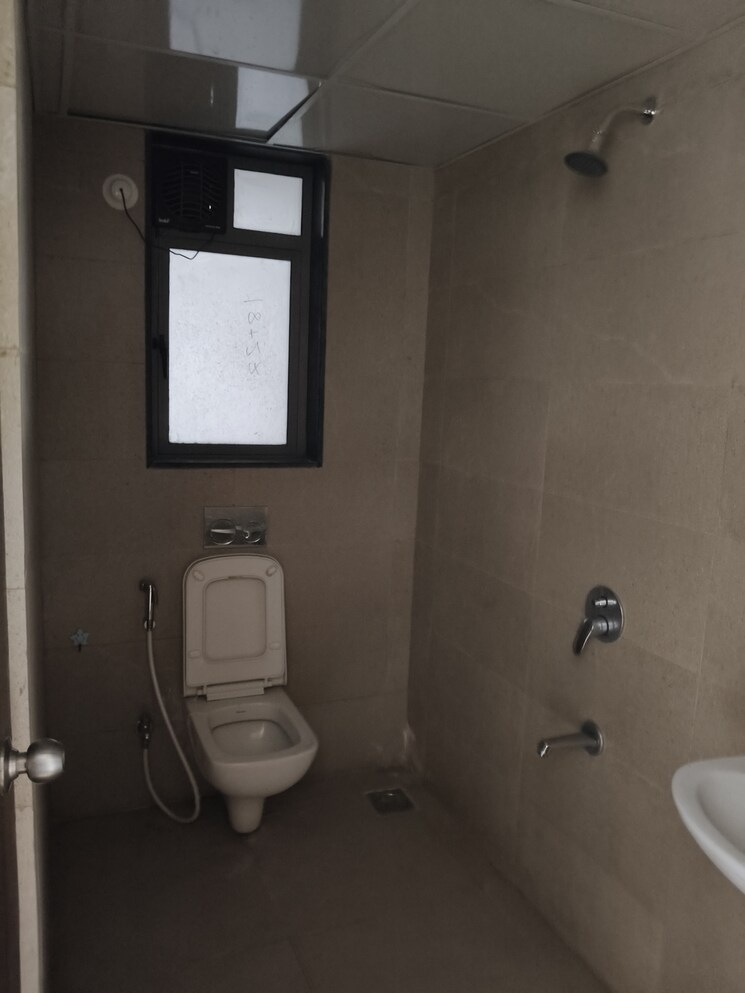 Bathroom, runwal-eirene 2 Bedroom 568 Sq.Ft. Apartment In Balkum Pada Thane 9549203