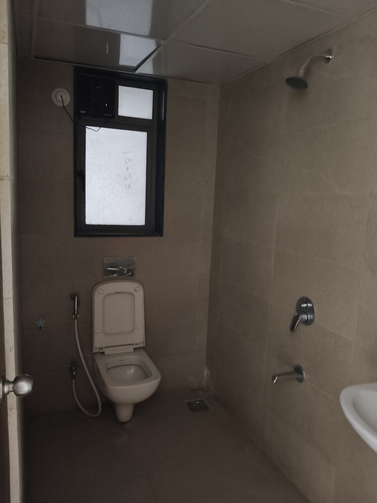 Bathroom, runwal-eirene 2 Bedroom 568 Sq.Ft. Apartment In Balkum Pada Thane 9549203