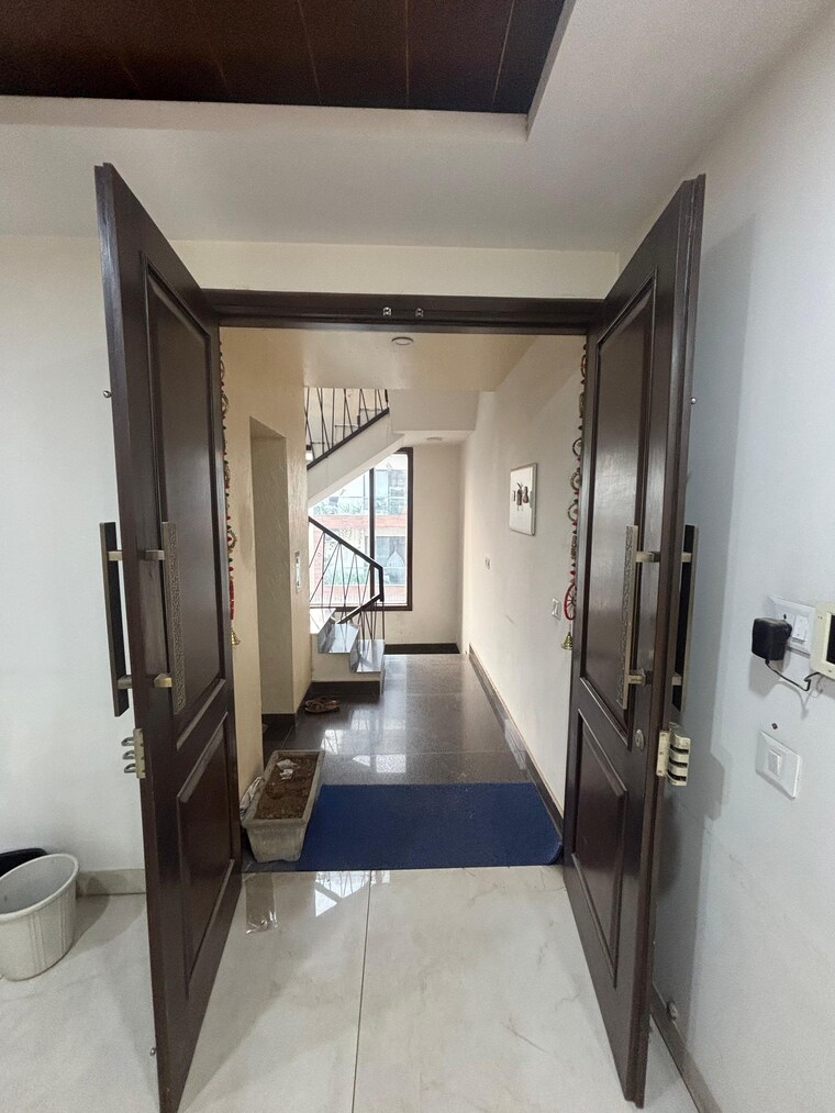 Other, sector 46 4 Bedroom 362 Sq.Yd. Builder Floor In Sector 46 Gurgaon 9549218