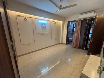 Room in 4 BHK Builder Floor at Sector 46 – for Sale