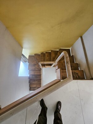 Staircase in 4 BHK Apartment at Tulsi Villa Santacruz, Santacruz West – for Rent