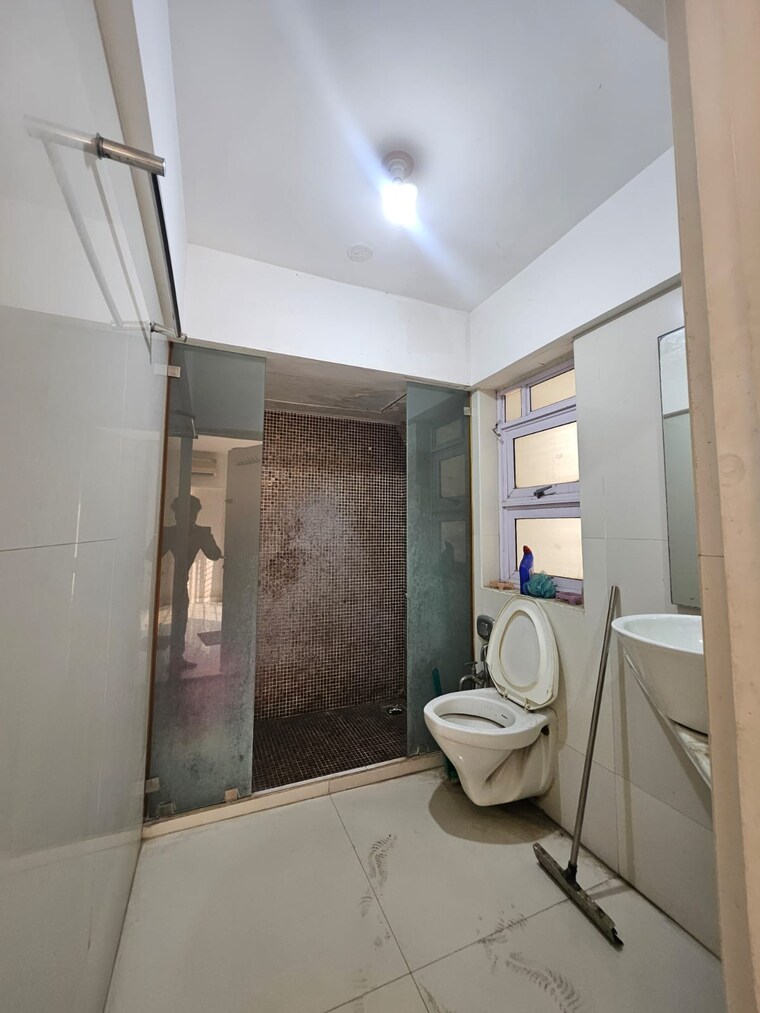 Bathroom, tulsi-villa-santacruz 4 Bedroom 2200 Sq.Ft. Apartment In Santacruz West Mumbai 9549223