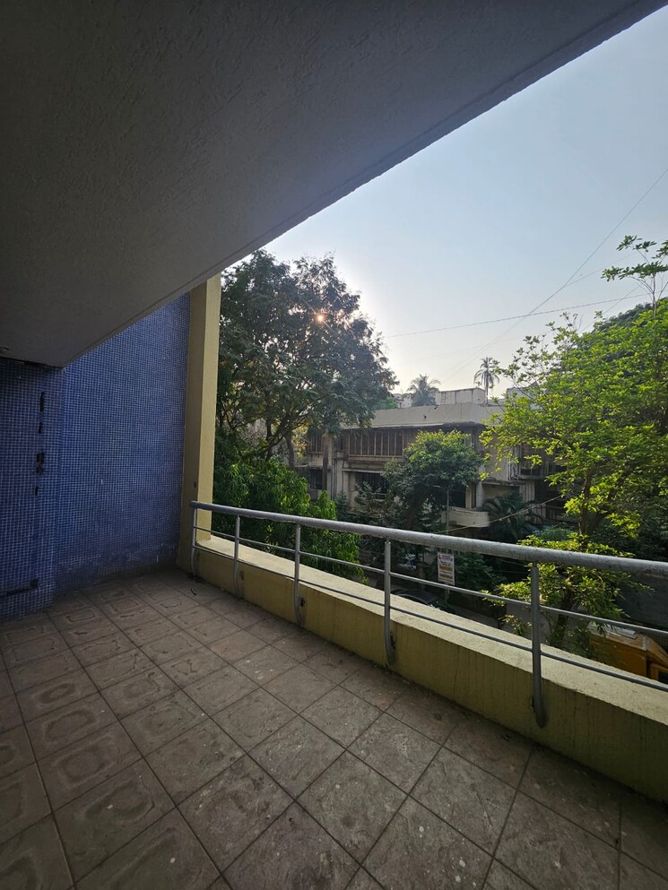 Balcony, tulsi-villa-santacruz 4 Bedroom 2200 Sq.Ft. Apartment In Santacruz West Mumbai 9549223