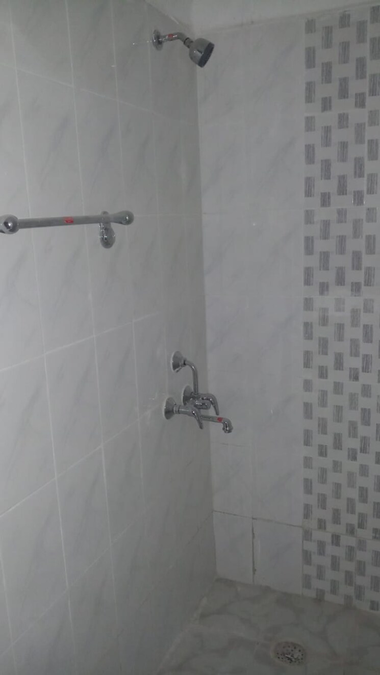 Bathroom, xu 1 greater noida 1 Bedroom 30 Sq.Mt. Builder Floor In Xu 1 Greater Noida Greater Noida 9549217