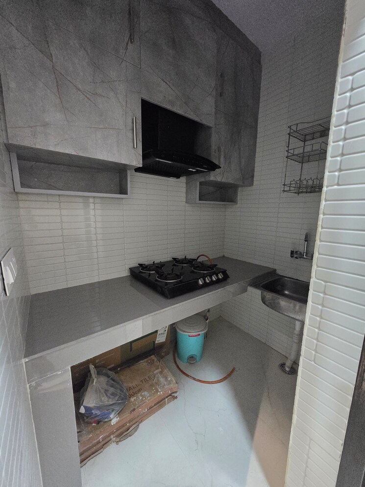 Kitchen, lajpat nagar 4 1.5 Bedroom 600 Sq.Ft. Apartment In Lajpat Nagar 4 Delhi 9549253