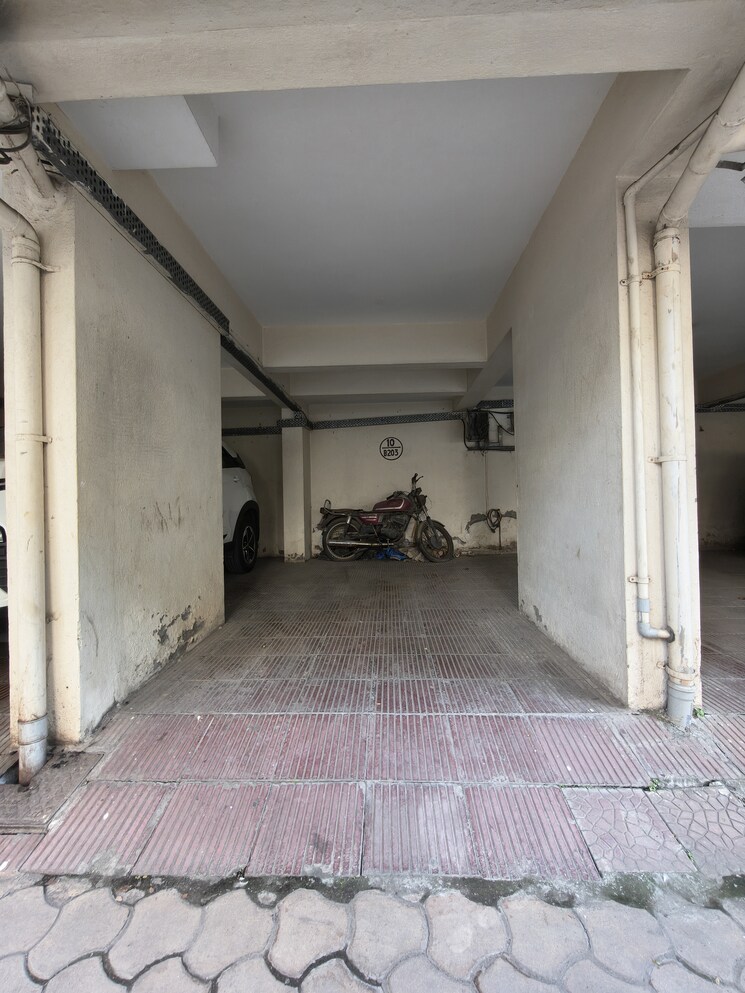  Parking, manavsthal-heights 2 Bedroom 1050 Sq.Ft. Apartment In Andheri East Mumbai 9549252