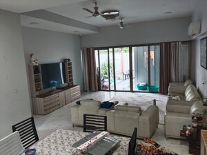 Bedroom in 4 BHK Villa at Tata Primanti Villas, Sector 72 – for Rent